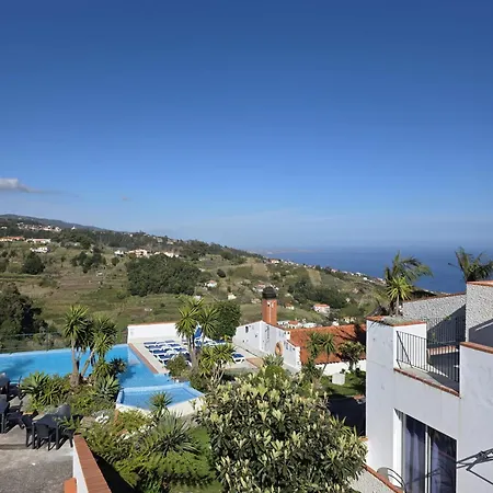 Ocean Breeze Pool&jacuzzi View 2 Terraces Flat102 * Santa Cruz (Madeira)